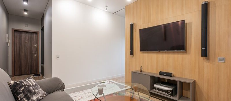 How to Hang Surround Sound Speakers Without Nails? [3 Useful Ways]